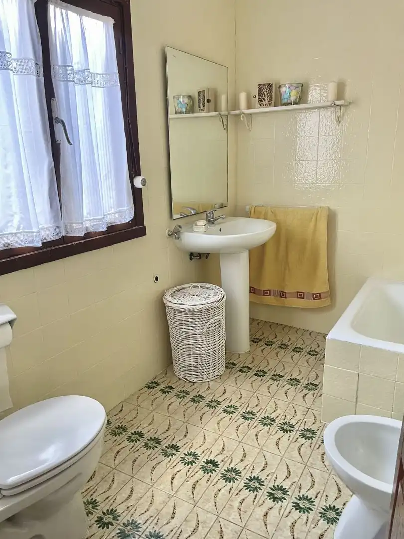 Baño de Casa o chalet en venta en Salas con Calefacción y Trastero
