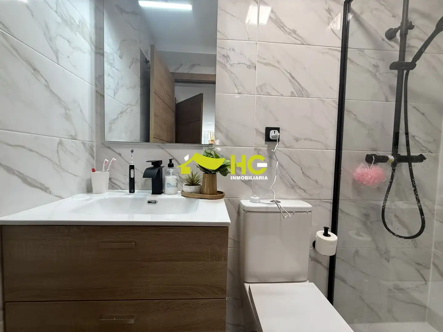 Bathroom of Study for rent in Villaviciosa de Odón  with Air Conditioner, Heating and Furnished