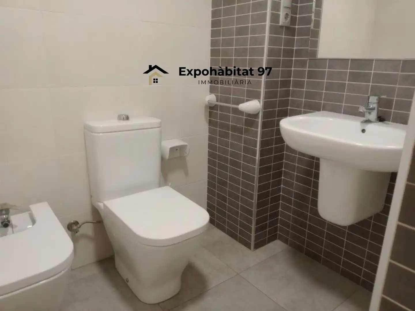 Baño de Apartamento en venta en Salou con Aire acondicionado, Calefacción y Jardín privado