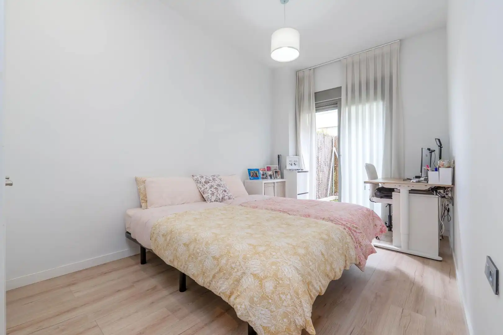 Habitación de Piso en venta en Granada con Calefacción, Amueblado y Piscina comunitaria