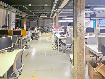 Office space with lift to rent in C. de Valverde