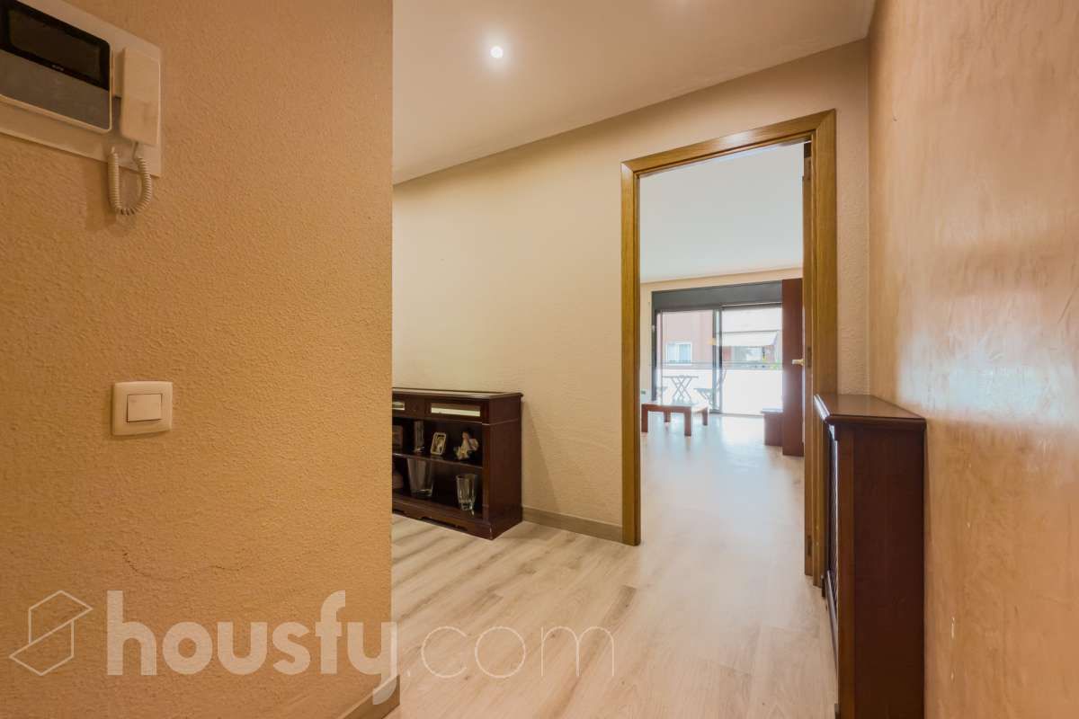 Flat for sale in L'Hospitalet de Llobregat  with Air Conditioner, Heating and Parquet flooring