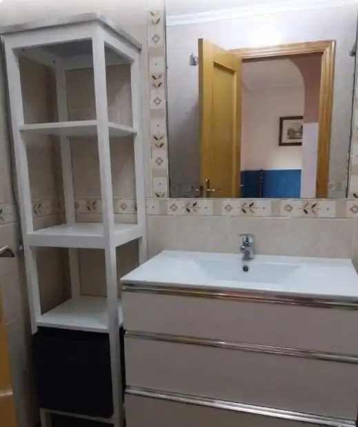 Badezimmer von Erdgeschoss zur Miete in Cartagena mit Klimaanlage, Schwimmbad und Möbliert