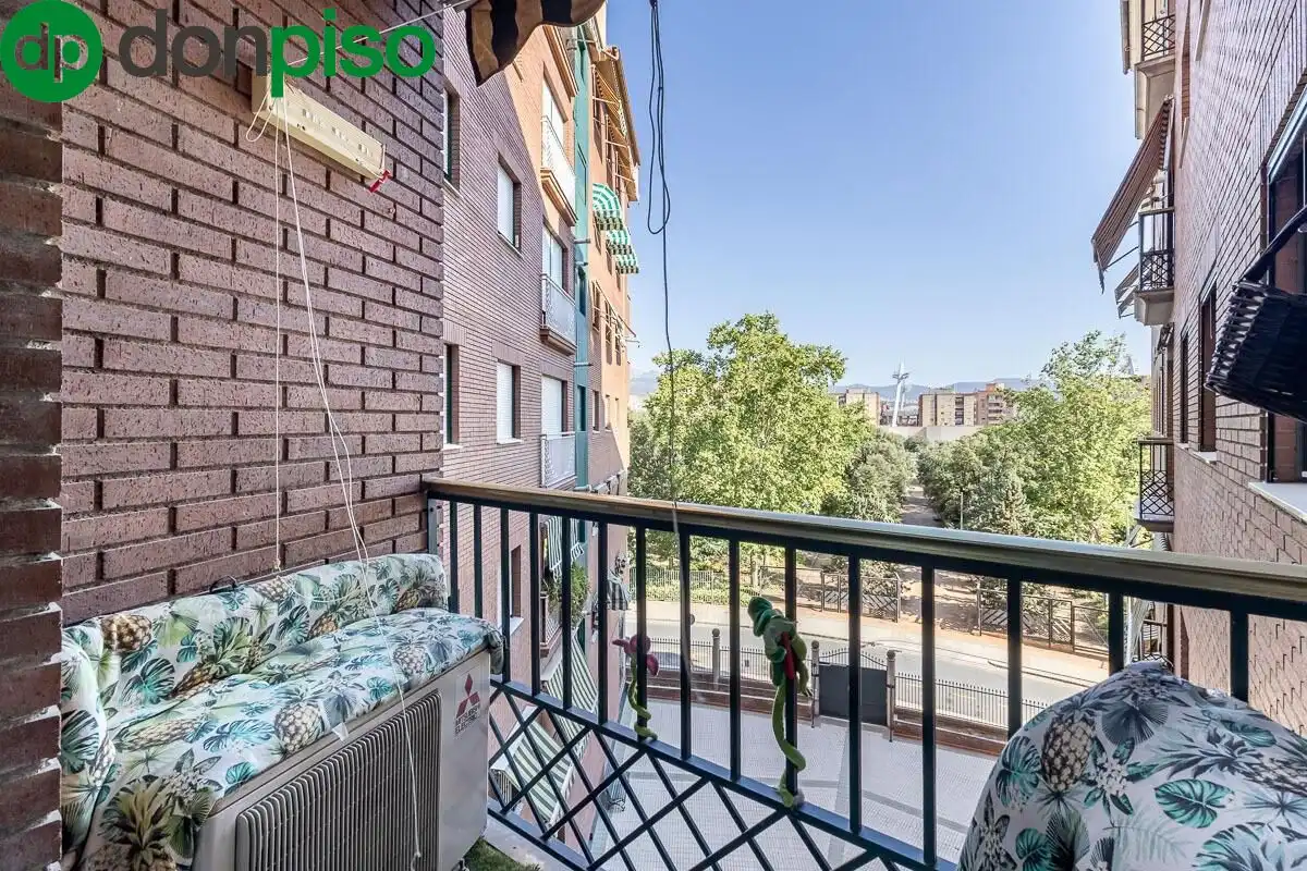 Terrasse von Wohnung zum Verkauf in Granada mit Klimaanlage und Terrasse