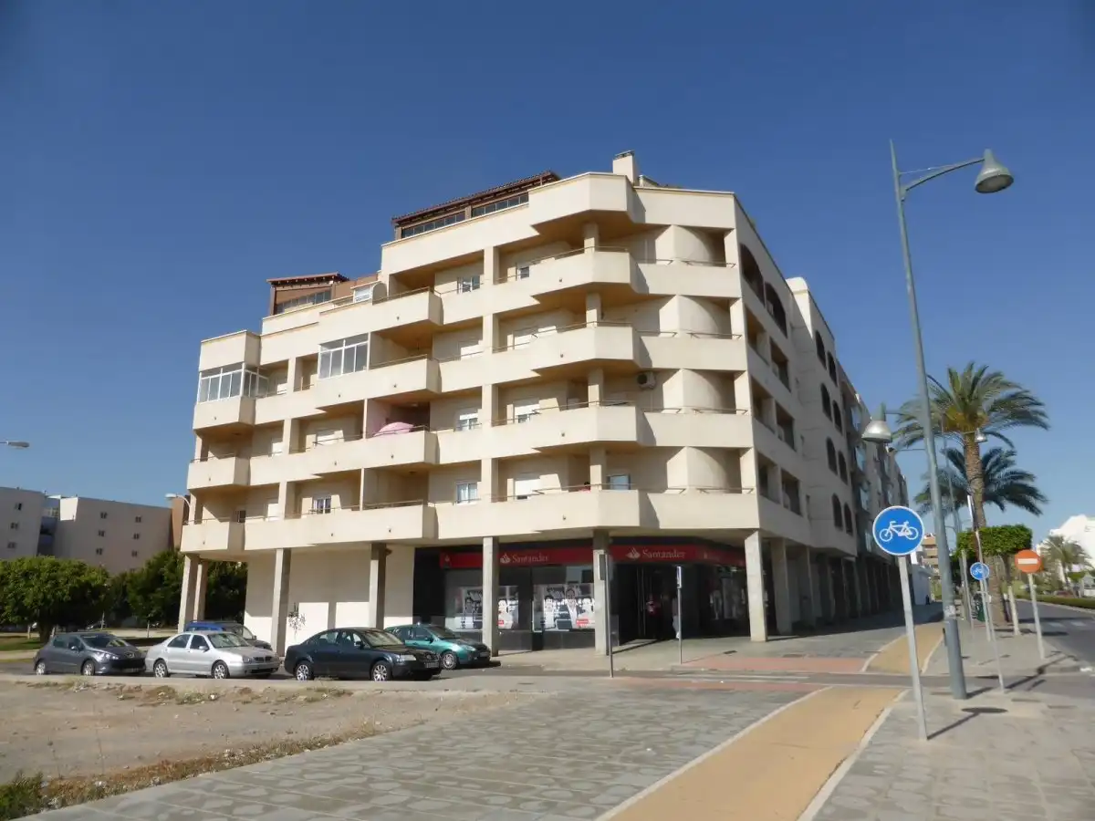 Vista exterior de Local en venta en El Ejido