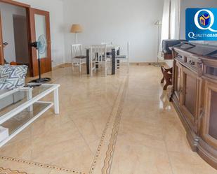 Sala d'estar de Apartament en venda en Alicante / Alacant amb Aire condicionat i Terrassa