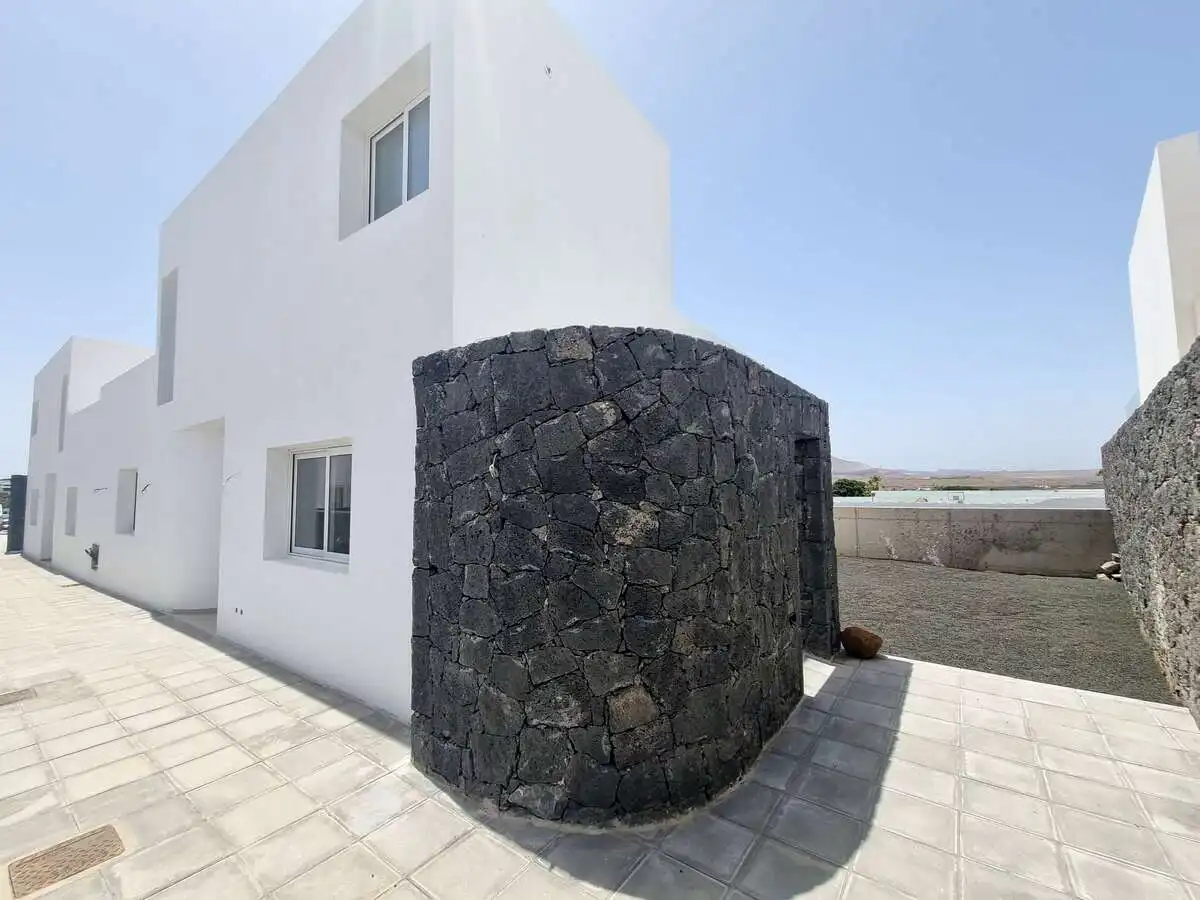 Vista exterior de Casa o xalet en venda en Teguise amb Jardí privat i Terrassa