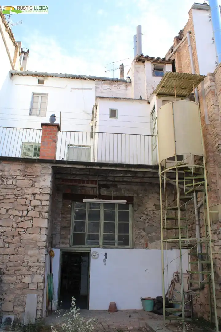Detached homes for sale in Tàrrega