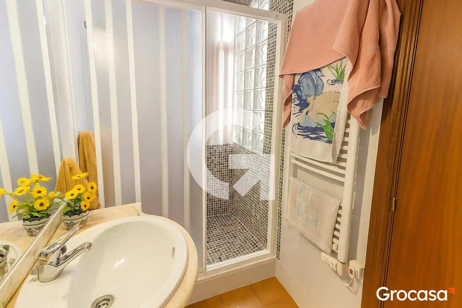 Badezimmer von Maisonette zum Verkauf in Vilanova i la Geltrú mit Klimaanlage, Heizung und Terrasse