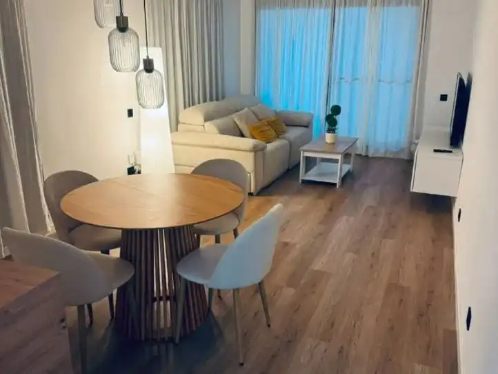 Appartamento con piscina in vendita a calle botavar 19