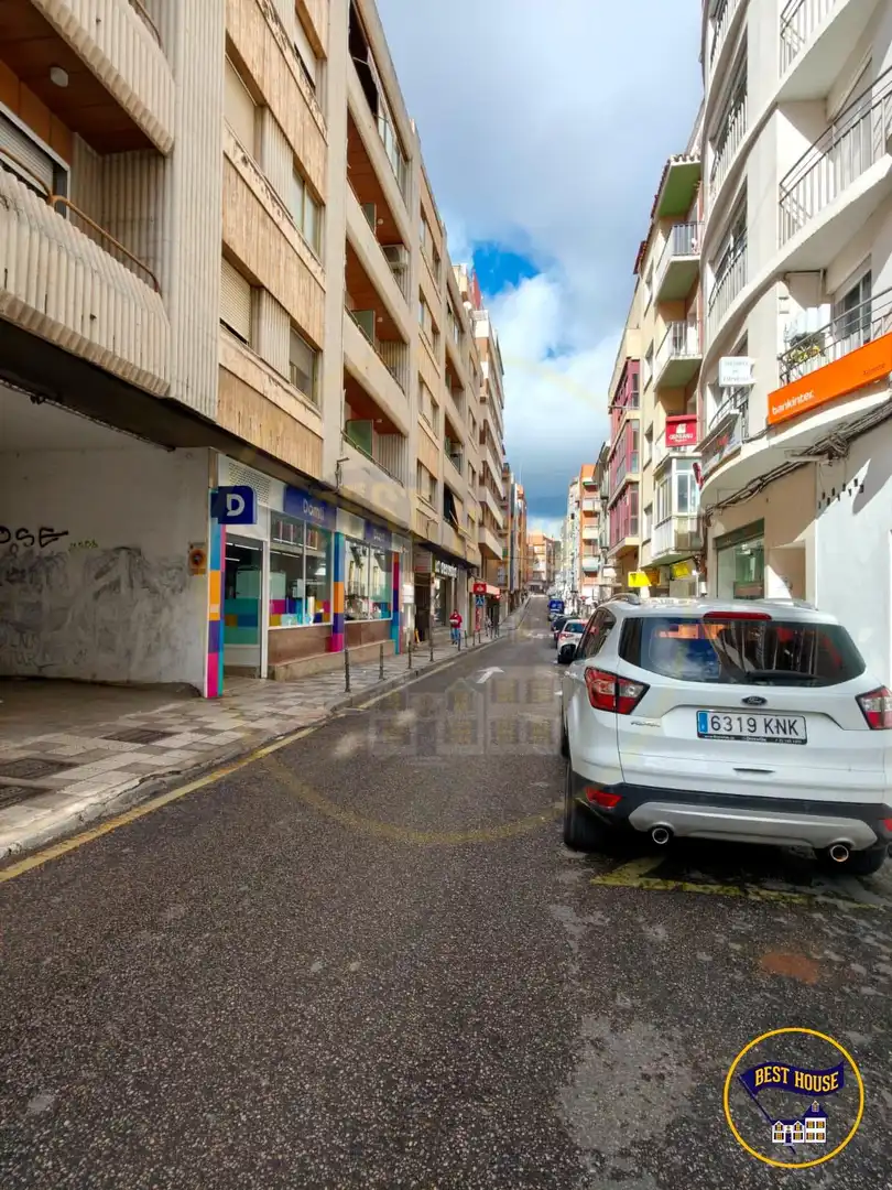 Außenansicht von Garage zum Verkauf in Cuenca