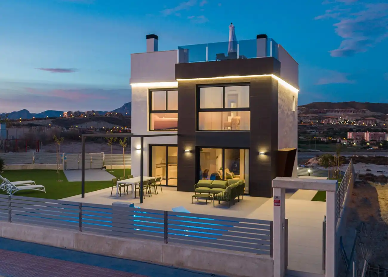 Vista exterior de Casa o chalet en venta en Mutxamel con Jardín privado, Terraza y Piscina