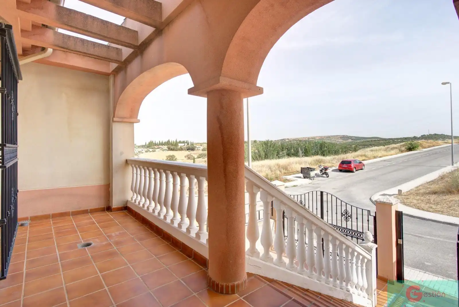 Chalet con piscina en venta en Peligros, imagen 2