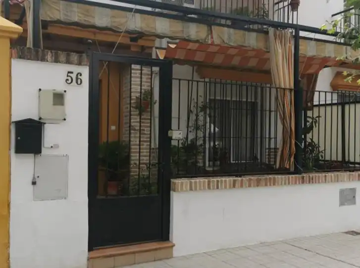 Adossat amb jardí en venda a Ronda Del Ferrocarril, imagen 3