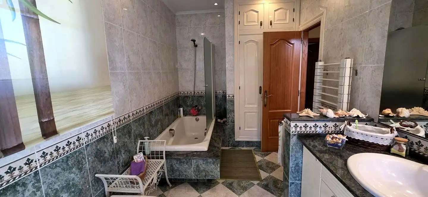 Bathroom of Houses for sale in Valdés - Luarca  with Heating, Private garden and Parquet flooring
