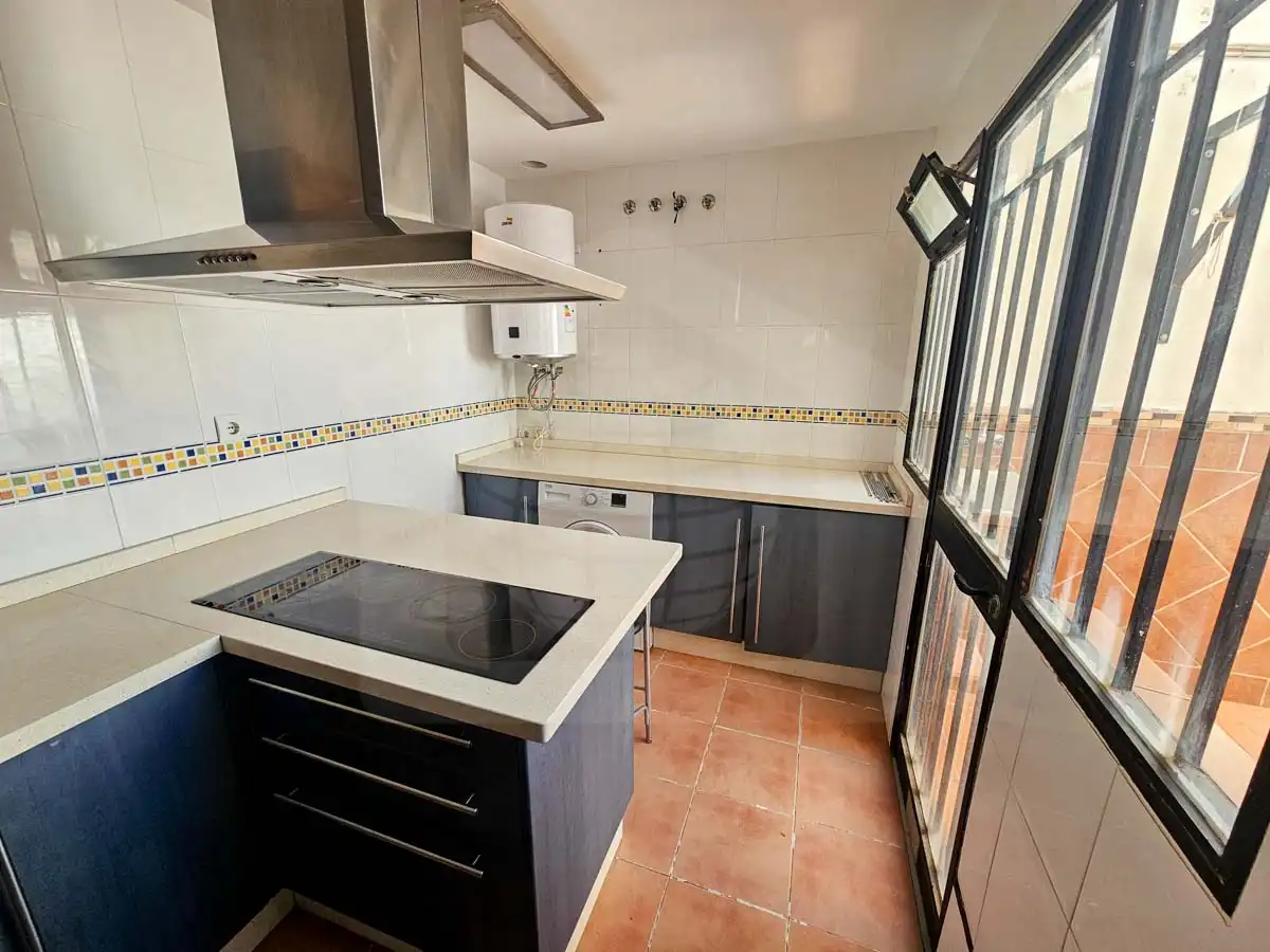 Cuina de Casa adosada en venda en Cártama amb Terrassa