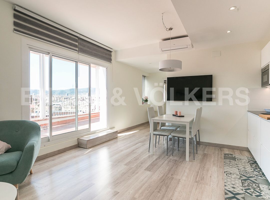 Vista exterior de Ático en venta en  Barcelona Capital con Aire acondicionado, Calefacción y Parquet