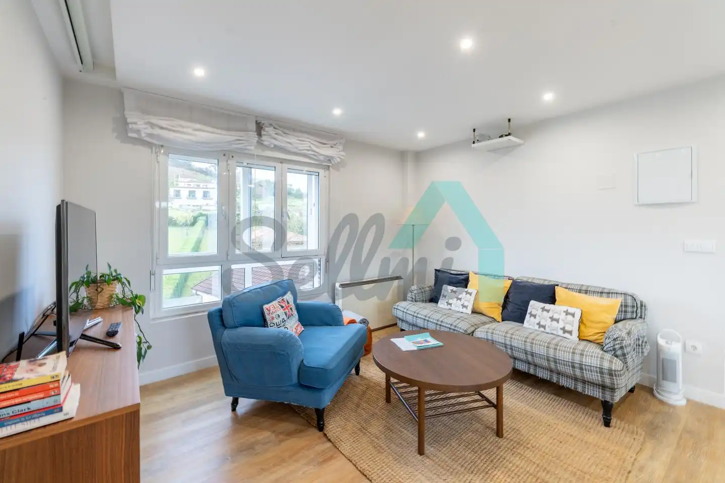Sala de estar de Piso en venta en Carreño con Calefacción, Terraza y Amueblado