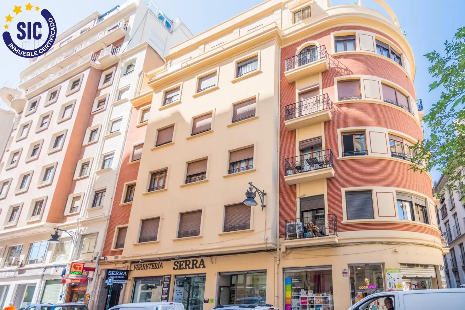 Vista exterior de Piso en venta en Valencia con Calefacción y Parquet