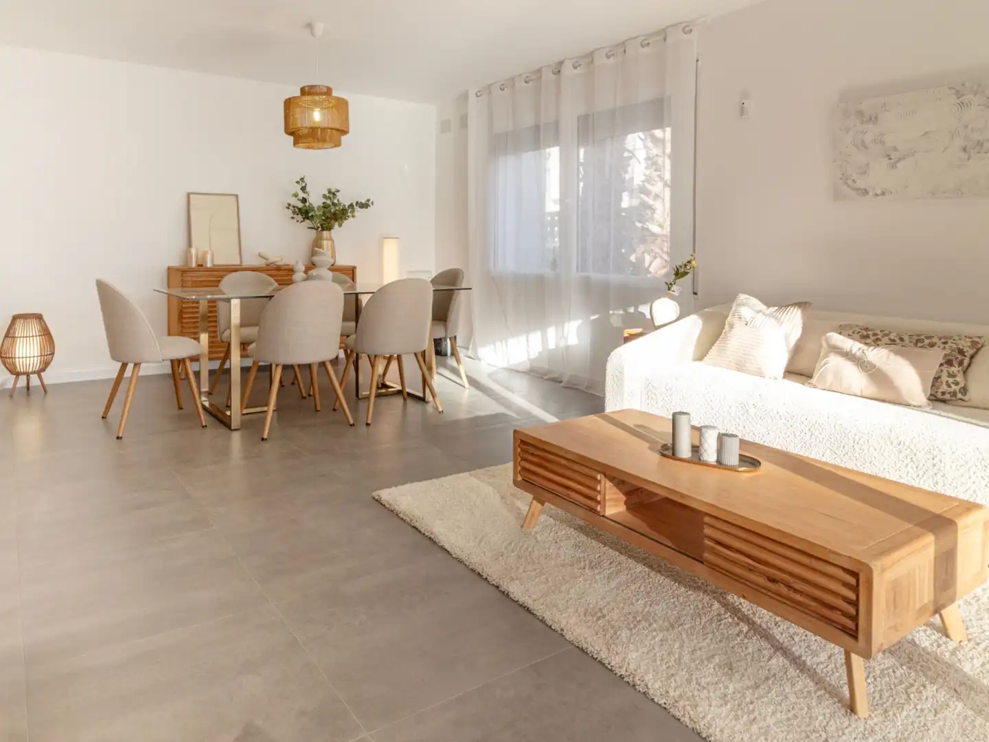 Wohnzimmer von Erdgeschoss zum Verkauf in Empuriabrava mit Klimaanlage, Heizung und Terrasse