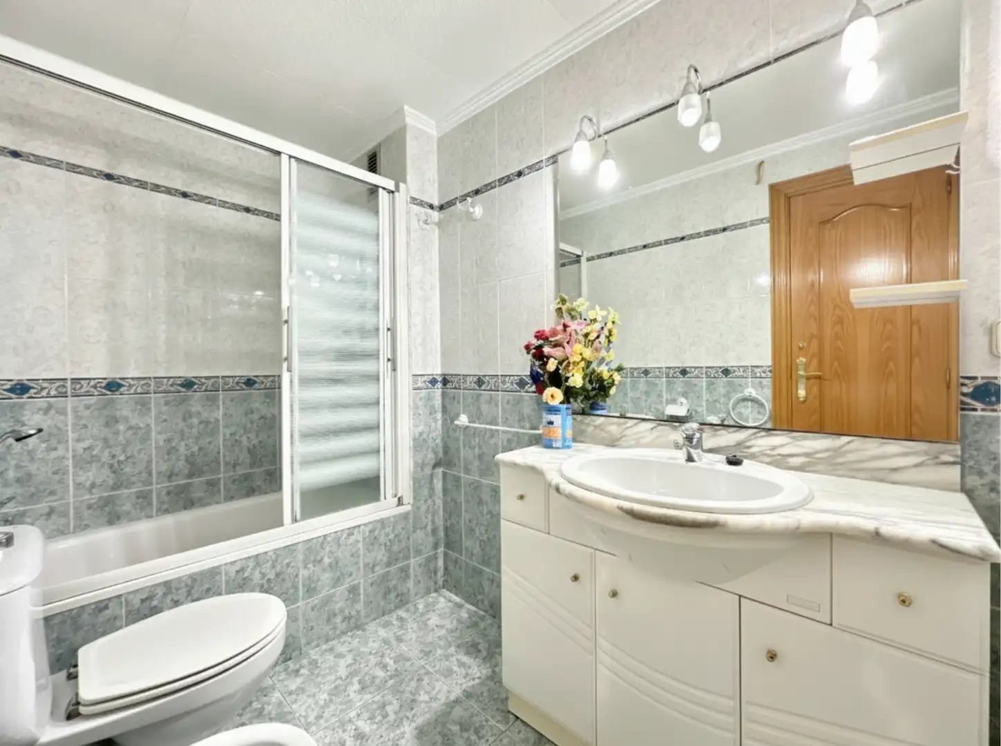 Bathroom of Flat for sale in Torelló  with Heating, Terrace and Storage room