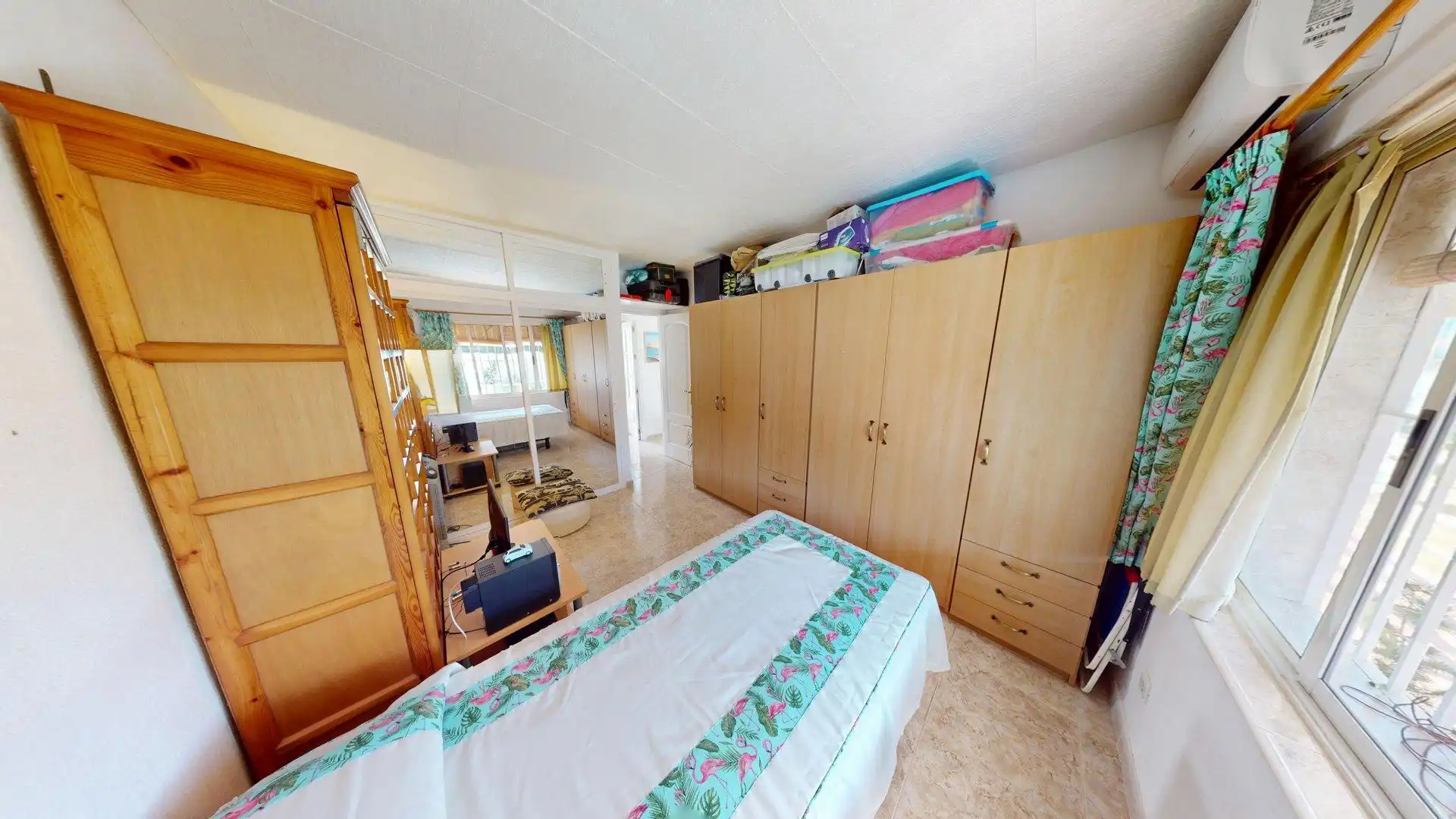 Schlafzimmer von Wohnung zum Verkauf in Benalmádena mit Klimaanlage, Privatgarten und Terrasse