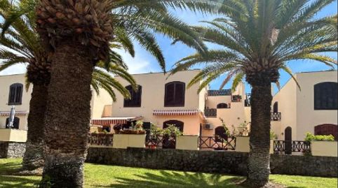 Foto 3 de Casa adosada en venta en Costa del Silencio, Arona