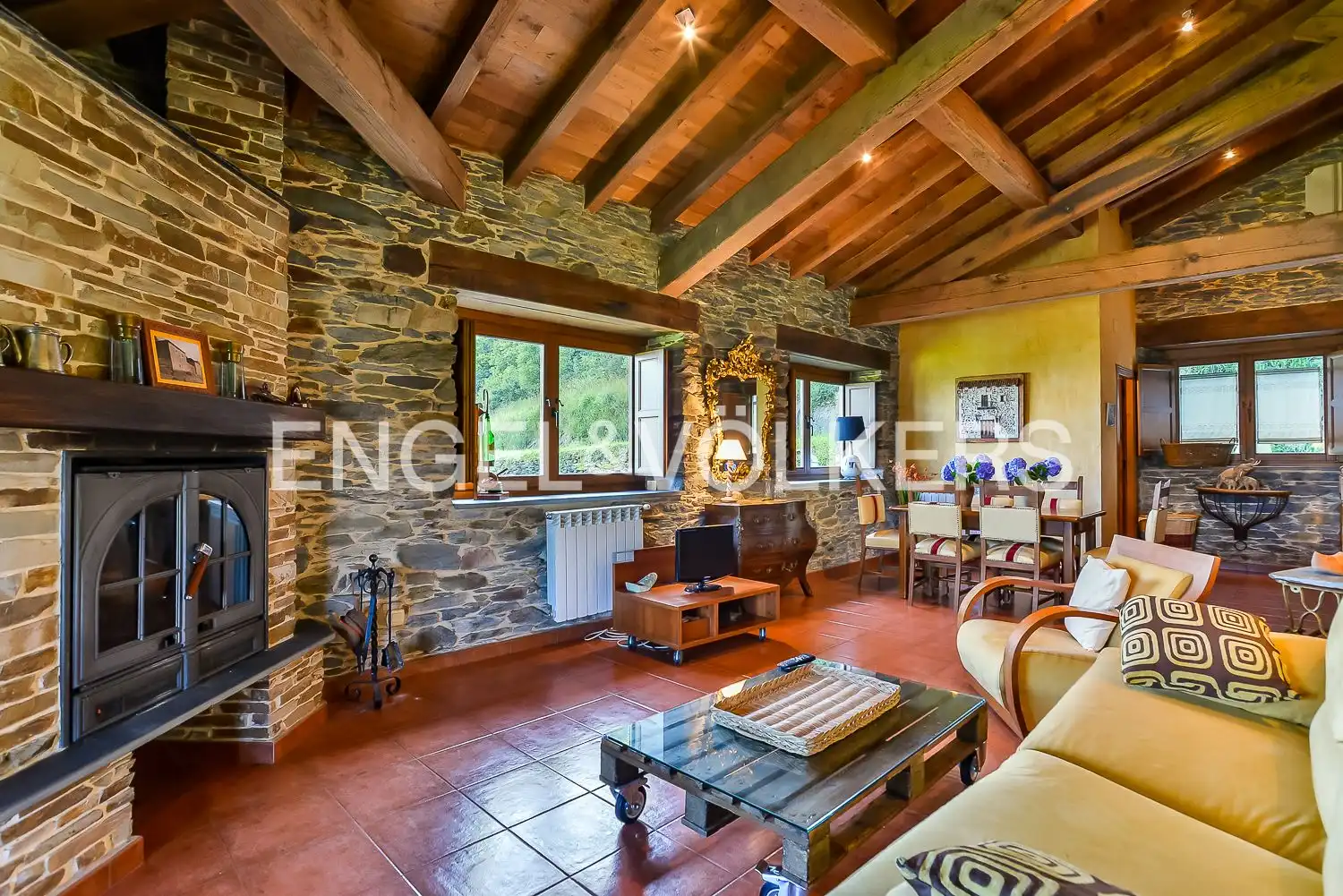 Sala d'estar de Casa o xalet en venda en Valdés - Luarca amb Calefacció, Jardí privat i Terrassa