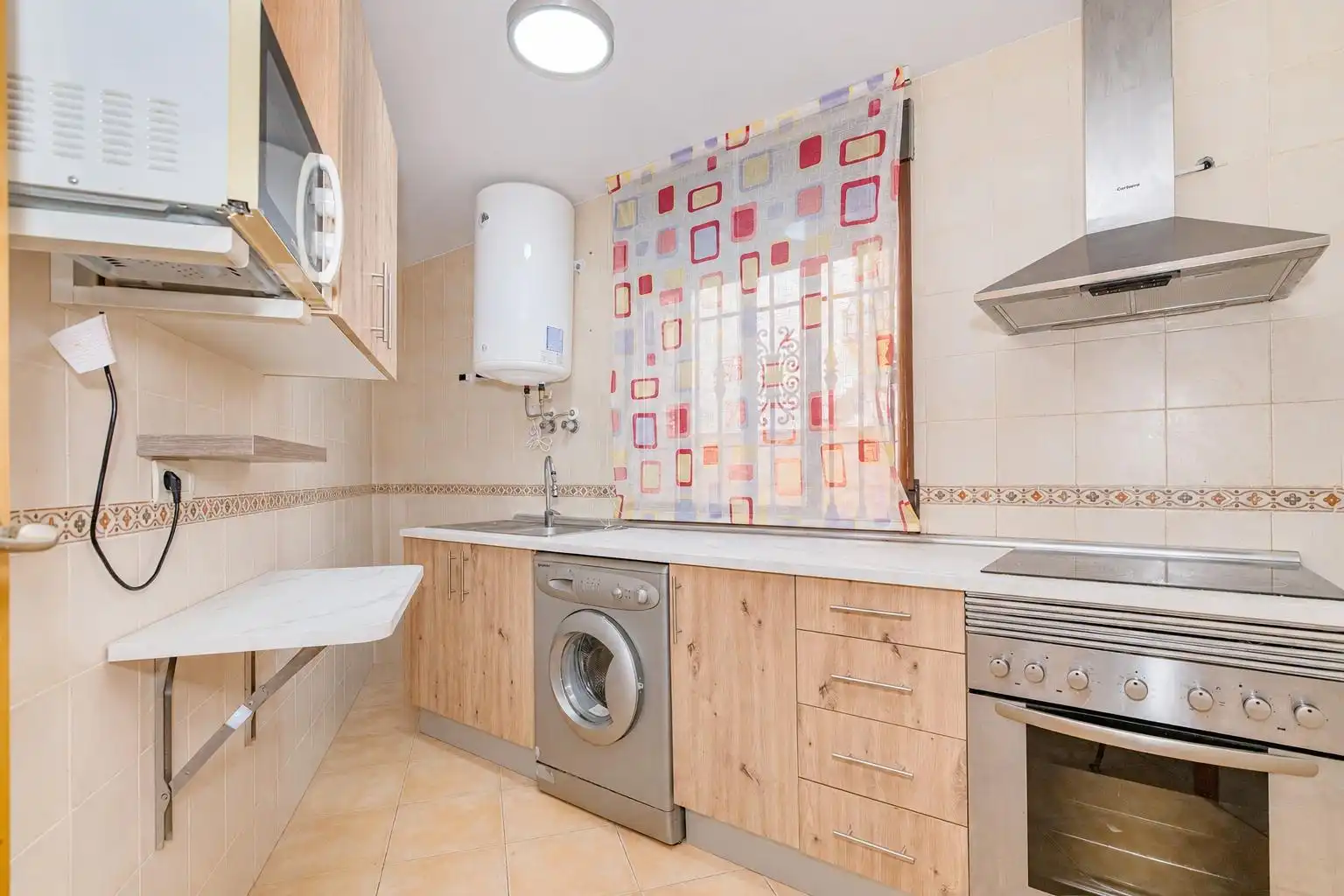 Cocina de Planta baja en venta en La Zubia