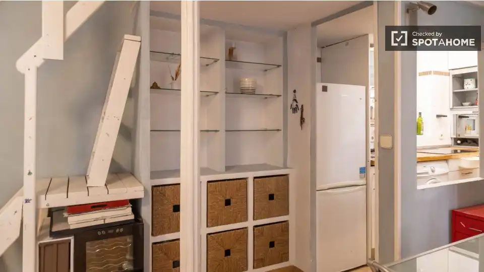 Kitchen of Flat for rent in Madrid  with Air Conditioner, Heating and Furnished