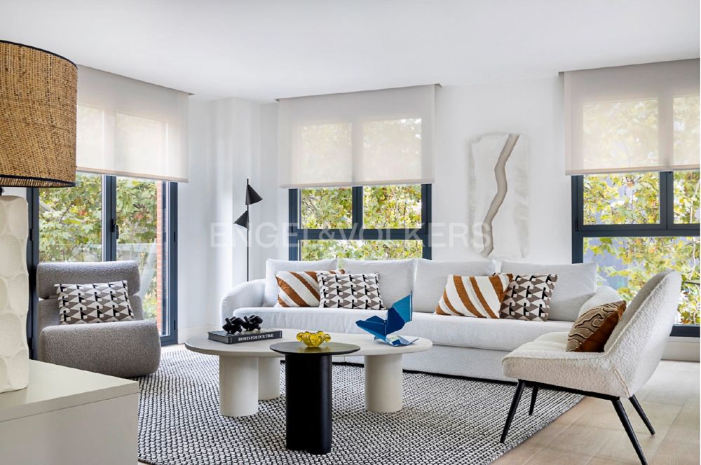 Sala d'estar de Apartament de lloguer en  Madrid Capital amb Aire condicionat, Calefacció i Terrassa