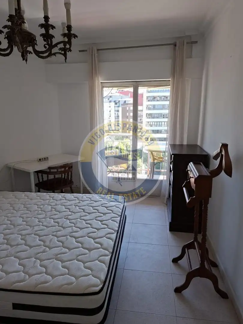 Habitación de Piso de alquiler en Vigo  con Calefacción, Parquet y Amueblado