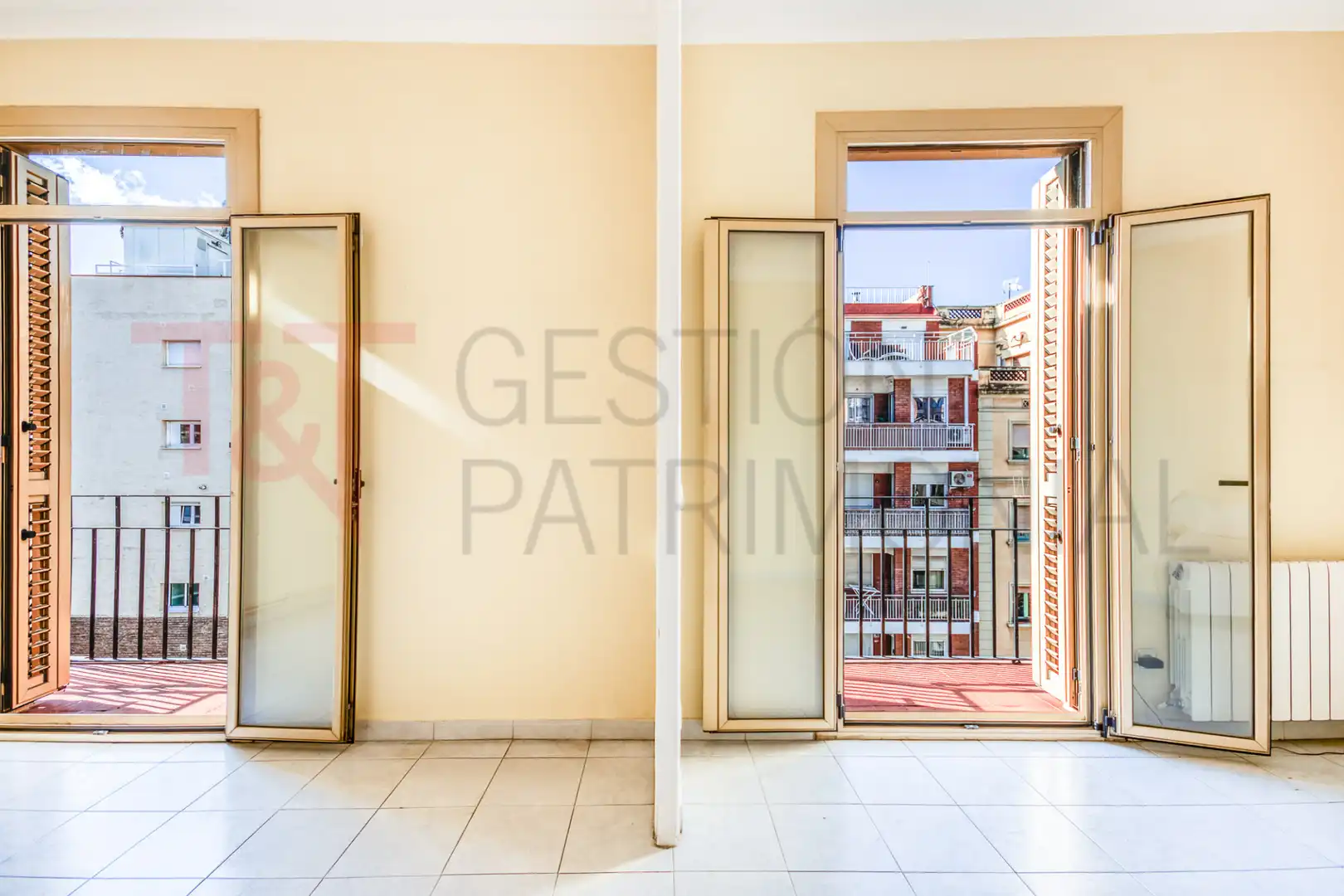 Bedroom of Flat for sale in  Barcelona Capital  with Heating, Oven and Balcony