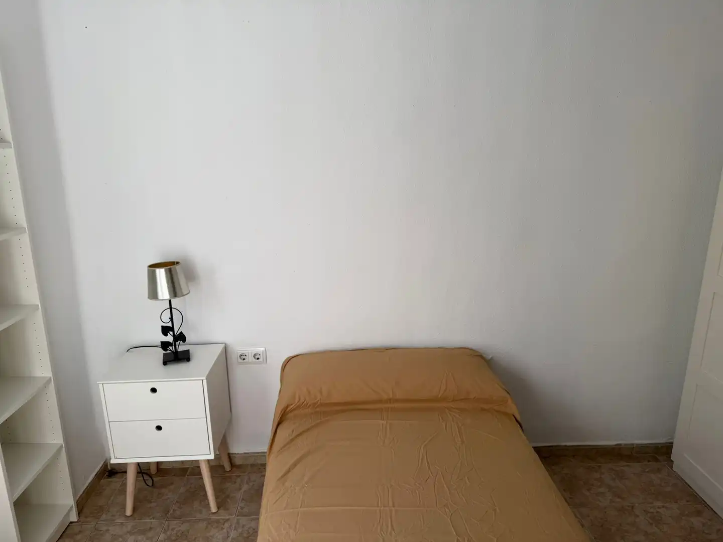 Schlafzimmer von Wohnung zur Miete in Valencia mit Klimaanlage, Möbliert und Waschmaschine