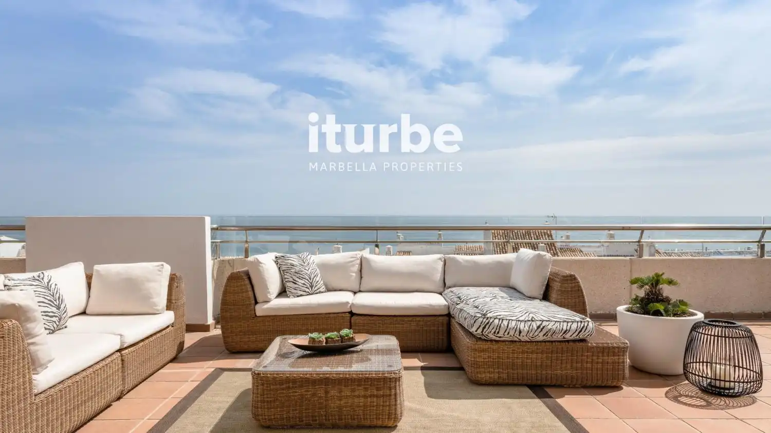 Terraza de Ático en venta en Marbella con Aire acondicionado, Terraza y Piscina