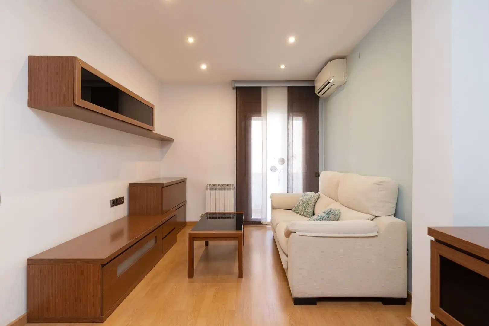 Living room of Flat for sale in Barcelona  with Air Conditioner, Heating and Parquet flooring