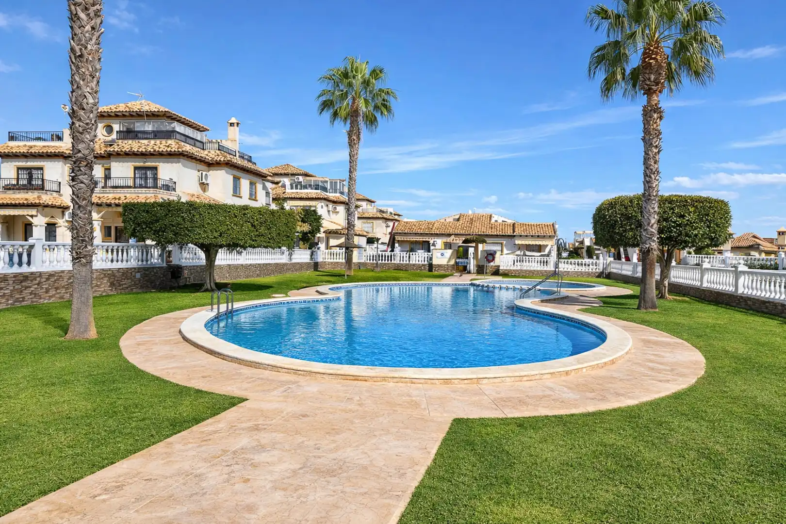 Piscina de Casa o xalet en venda en Orihuela amb Aire condicionat, Terrassa i Piscina