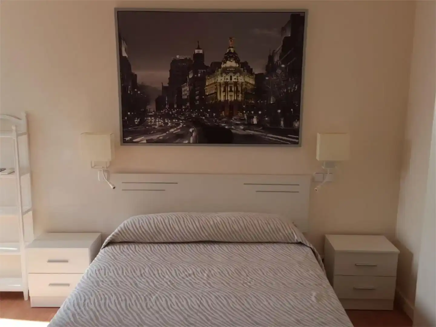Schlafzimmer von Wohnung zur Miete in  Madrid Capital mit Klimaanlage