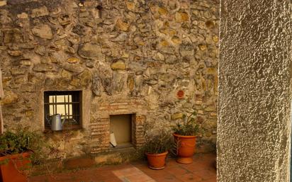 Vista exterior de Casa o xalet en venda en Ullastret amb Aire condicionat, Terrassa i Balcó