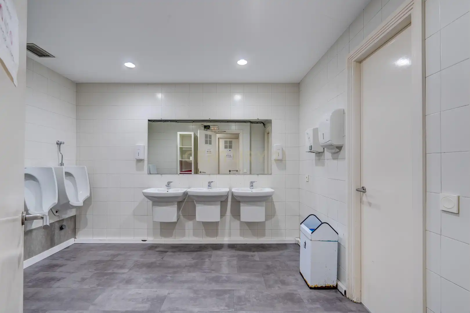 Bathroom of Office for sale in Irun   with Air Conditioner