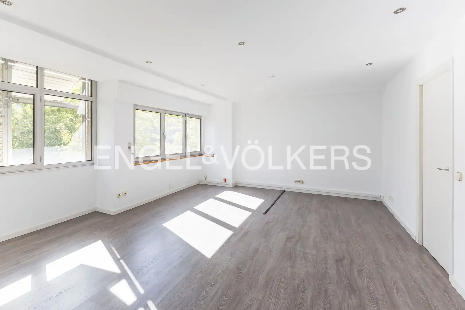 Wohnzimmer von Wohnung zur Miete in Madrid mit Heizung und Privatgarten