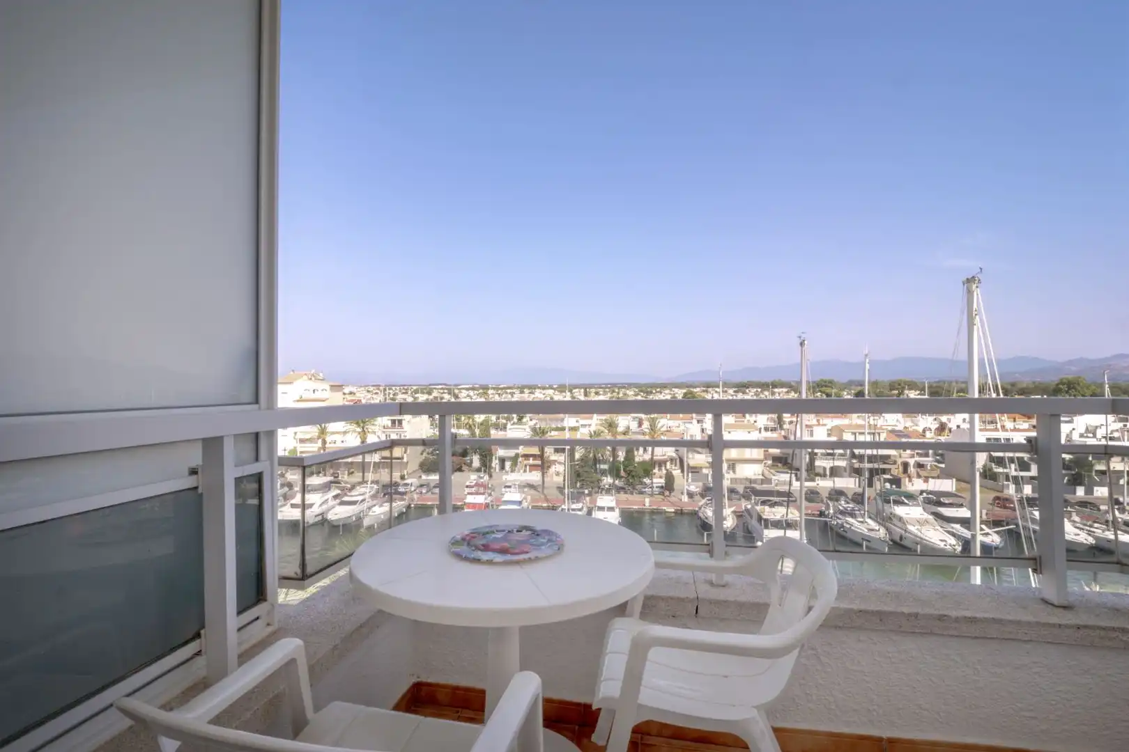 Terraza de Piso en venta en Empuriabrava con Piscina
