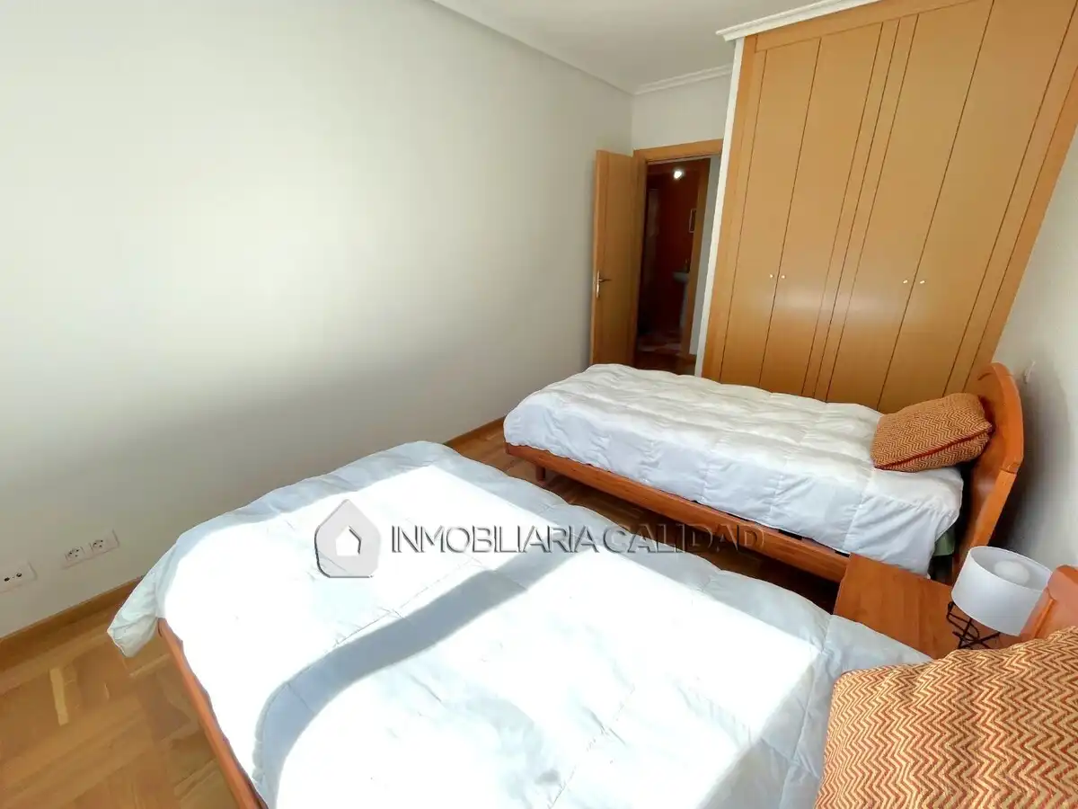 Bedroom of Flat for rent in Burgos  with Heating and Furnished
