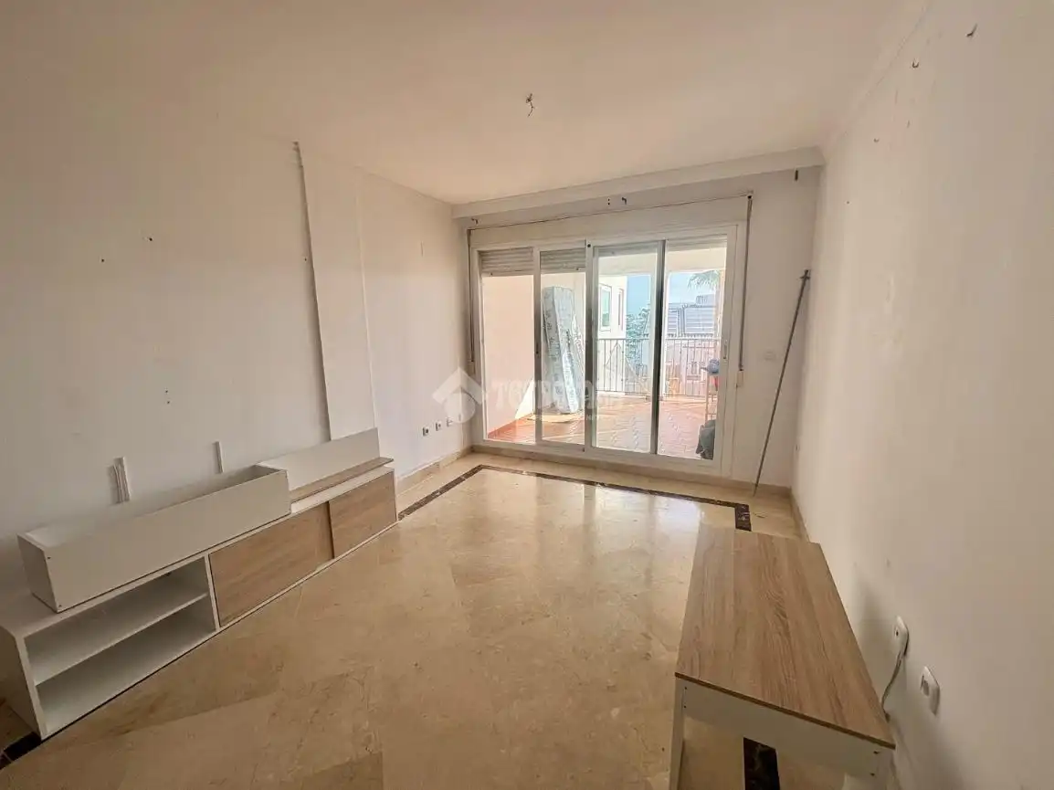 Sala d'estar de Pis en venda en Manilva amb Aire condicionat i Terrassa
