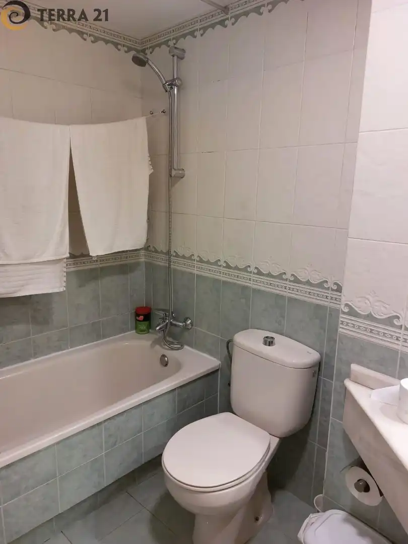 Baño de Dúplex de alquiler en Jaén con Aire acondicionado, Amueblado y Balcón