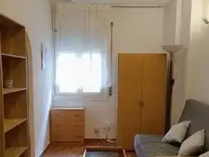 Dormitori de Estudi de lloguer en Barcelona amb Moblat