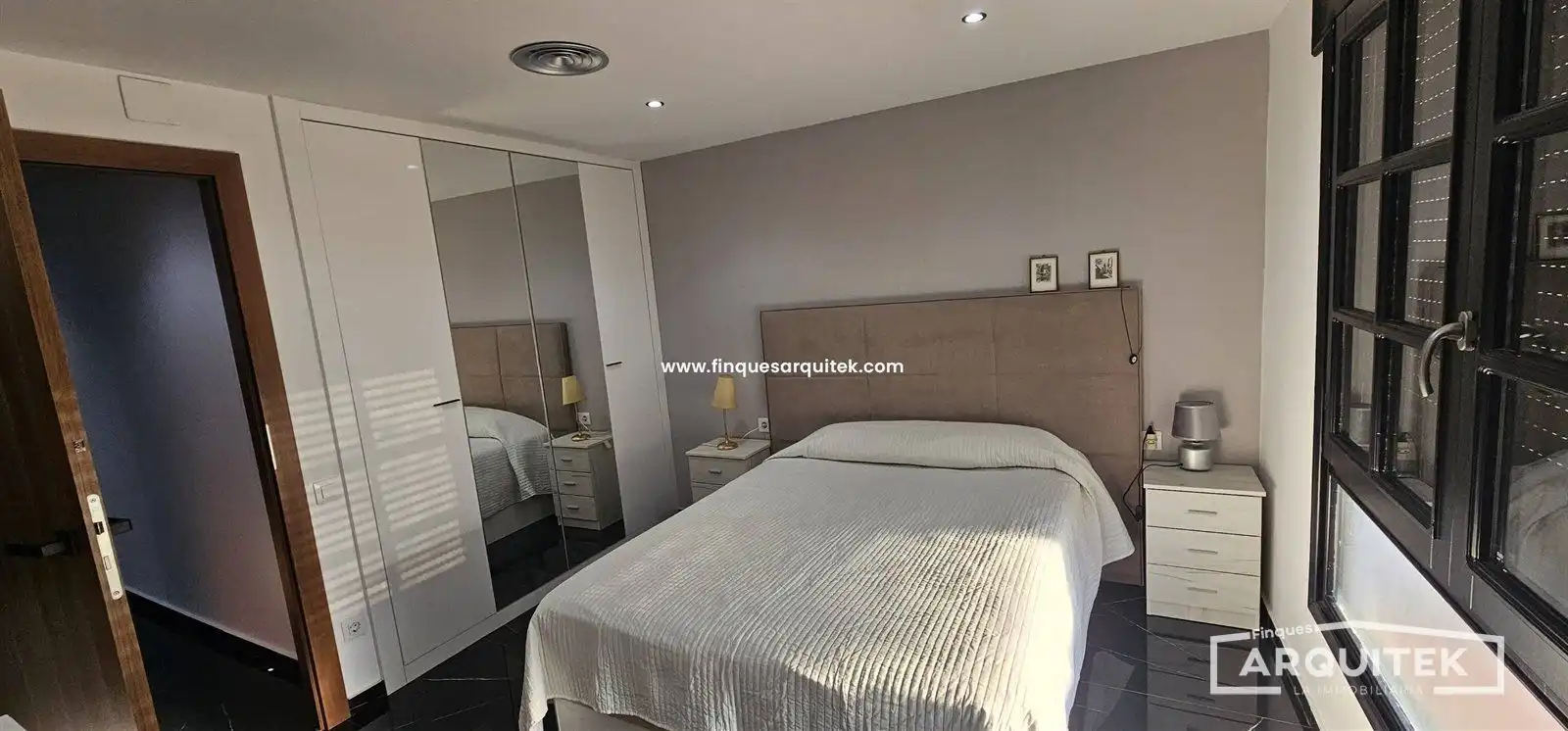 Casa adosada en venta en Rosselló