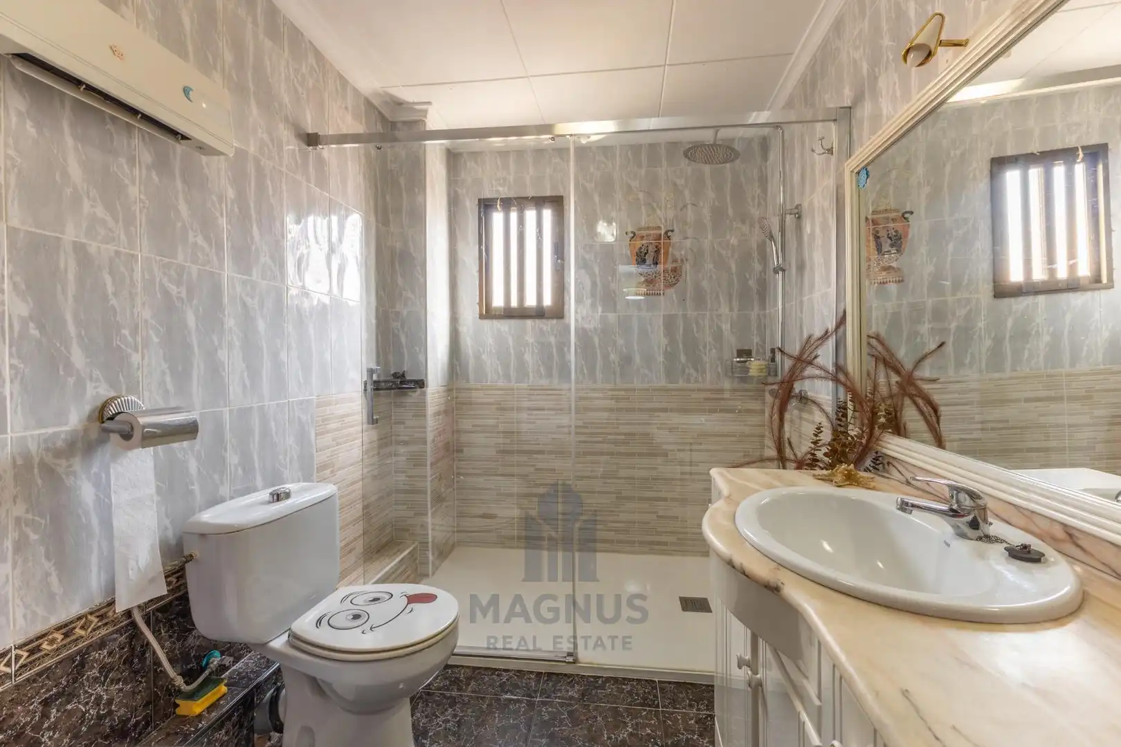 Bathroom of Country homes for sale in Albal  with Air Conditioner and Terrace