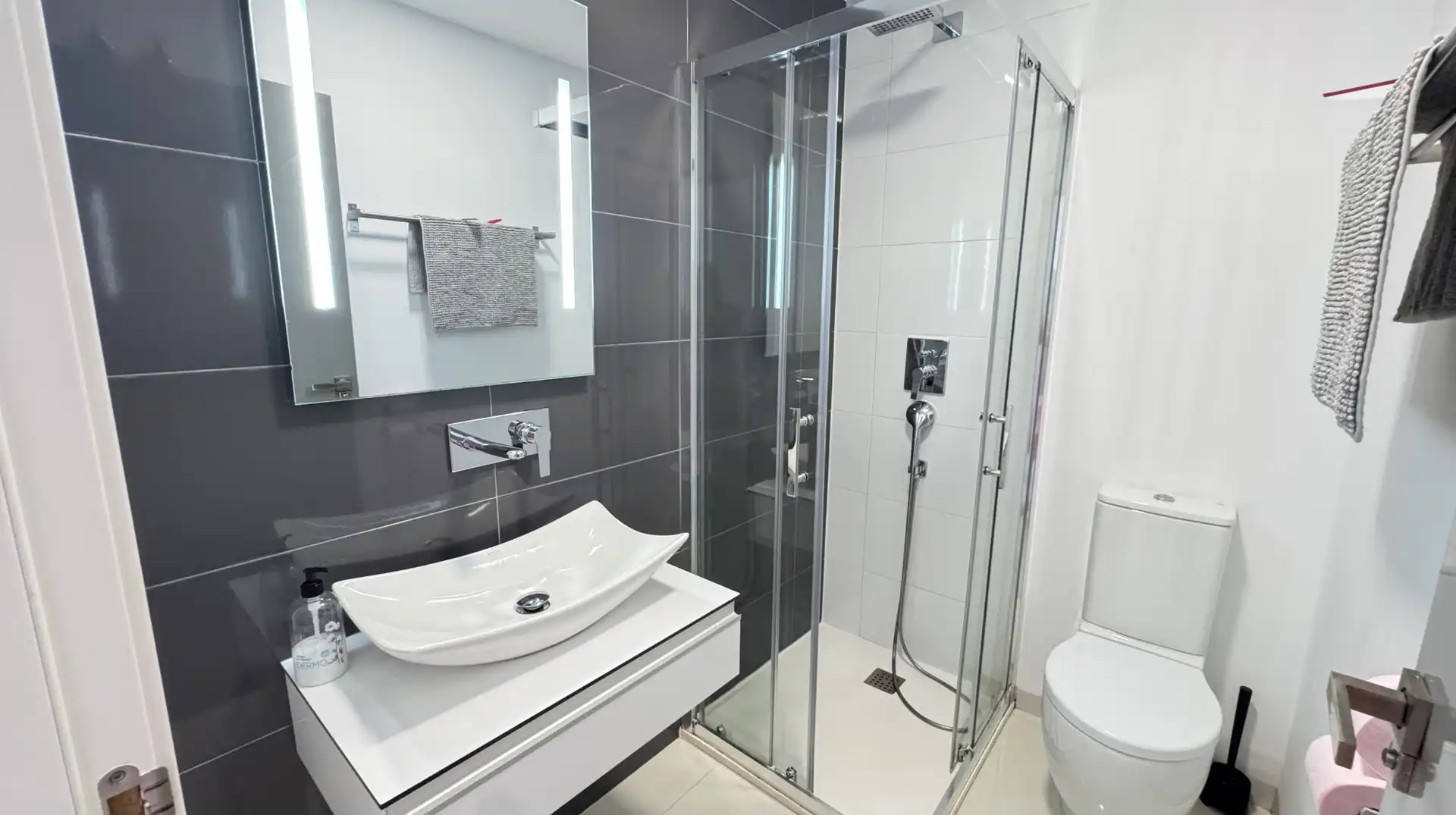 Baño de Planta baja en venta en Pilar de la Horadada con Aire acondicionado, Terraza y Piscina