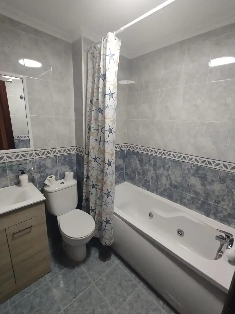 Badezimmer von Wohnung zur Miete in Santa María de Cayón mit Heizung, Parkett und Terrasse